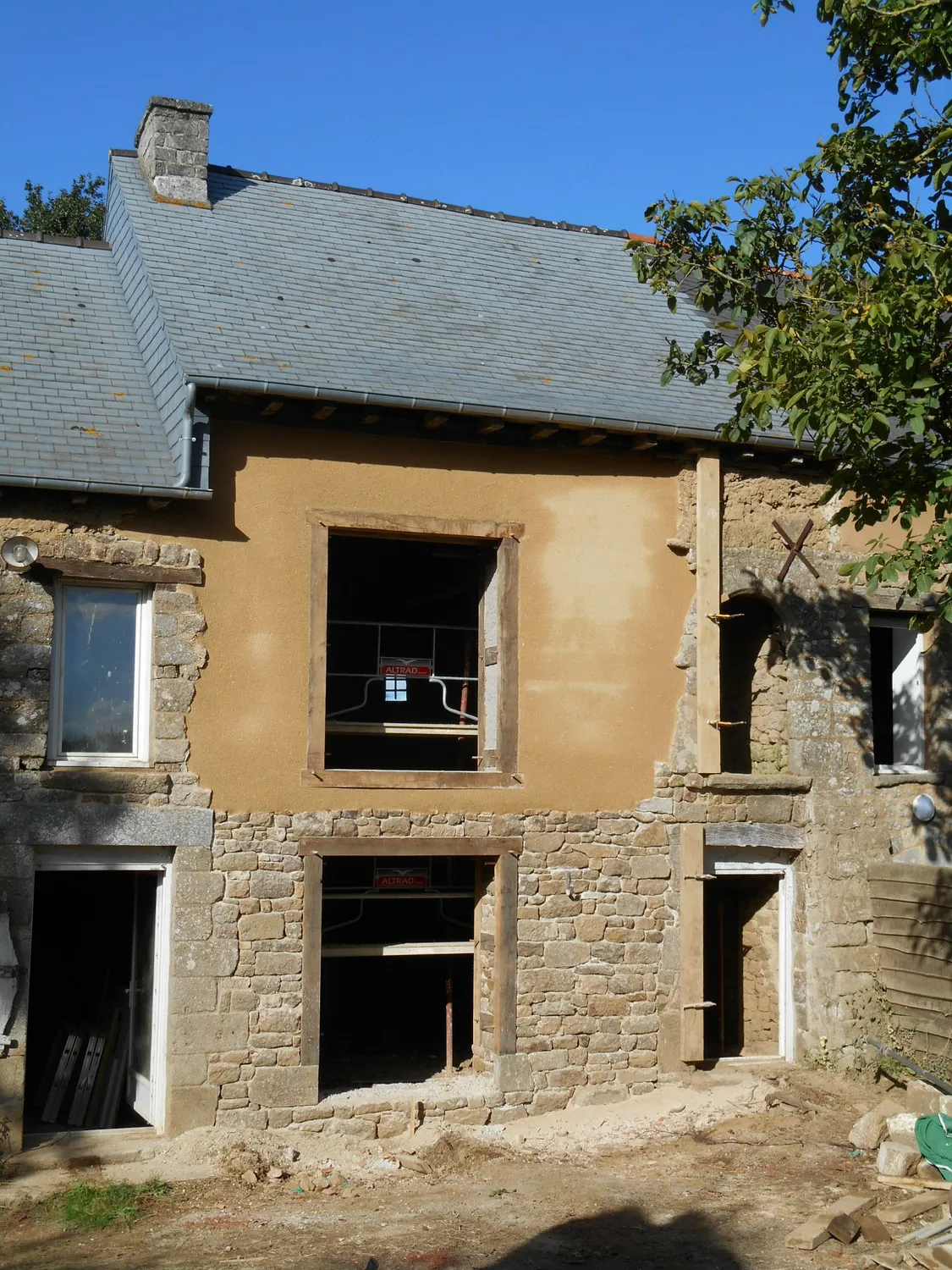 Maçon Hédé-Bazouges
